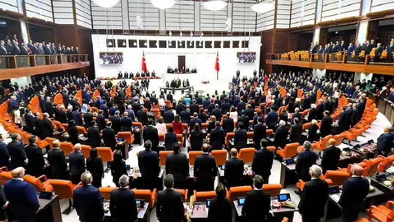 Üniversiteden Atılanlara İkinci Şans Geliyor Meclis’te Dikkat Çeken Gelişme