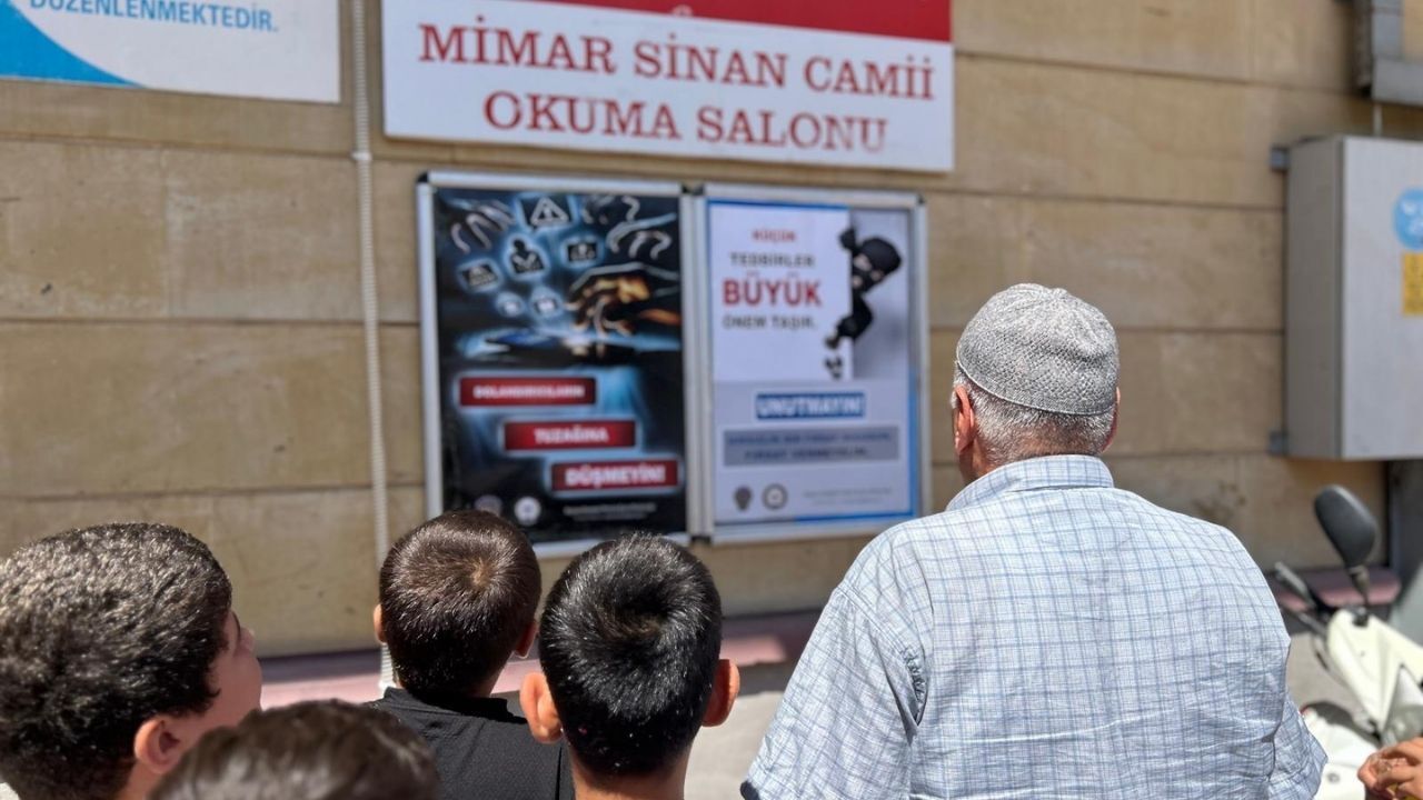 Osmaniye'de Toplum Destekli Polisten İl Genelinde Bilgilendirme Çalışması
