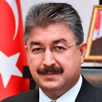 Osmaniye Valisi Dr. Erdinç Yılmaz: Bir Başarı ve Hizmet Öyküsü