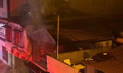 Adana'da Korku Dolu Anlar: Müstakil Ev Alev Alev Yandı!