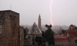 Aniden Başladı: Antalya'da Hayatı Felç Eden Yağış Baskını