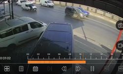 Adana’da hafif ticari araç yayaya çarptı: Kaza anı kamerada