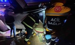 Antakya-Reyhanlı Yolunda Takla Atan Araçta 2 Kişi Yaralandı