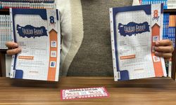 Deprem Bölgesinde Ezber Bozan Hareket: Kapı Kapı Gezip Hediye Etti!