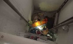 Hatay’da inşaatta asansör boşluğuna düşen işçi yaralandı