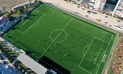 Kadirli 1 Nolu Sentetik Çim Sahası Yepyeni Yüzüyle Hizmette