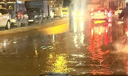 Osmaniye AVM Bölgesinde Kanalizasyon Hattı Taştı, Yol Göle Döndü!