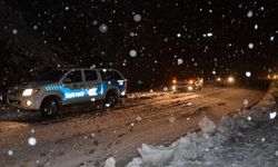 Sakın Hazırlıksız Yola Çıkmayın! Bin 825 Rakımda Her Yer Beyaza Büründü