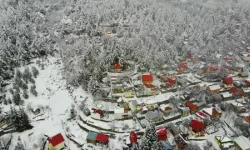 Zorkun Yaylası Sezonun İlk Karıyla Beyaza Büründü