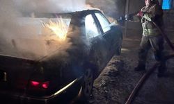 Defne’de Park Halindeki Otomobil Alev Alev Yandı