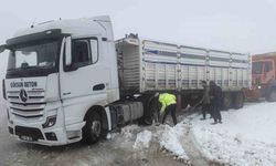 Hatay’da kar sürprizi Sürücüler yolda zor anlar yaşadı
