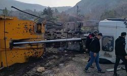 İskenderun’da Hafriyat Kamyonu Devrildi: Sürücü Yaralandı