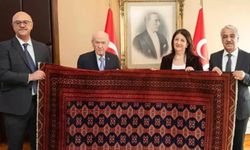 Bahçeli’ye Öcalan’dan Urfa’da dokunmuş özel kilim hediyesi