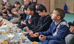 Önce Saf Tuttular, Sonra Sofrada Buluştular! Toprakkale’de Maneviyat Dolu Sabah...