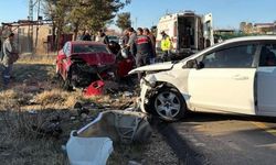 Osmaniye’de Kış Şartları Kazayı Beraberinde Getirdi: 2 Otomobil Çarpıştı!