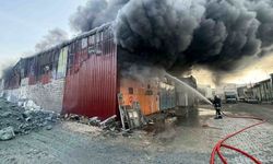 Sanayide çıkan mobilya atölyesi yangını korkuttu