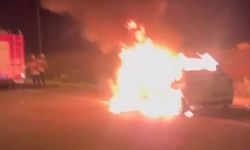 Seyir Halindeki Otomobil Alev Alev Yandı