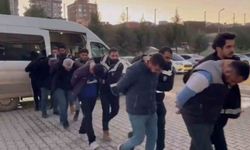 Hatay’da Yeni Yıl Öncesi Asayiş Operasyonu: 52 Aranan Şahıs Yakalandı