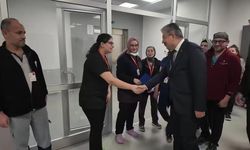 Osmaniye Valisi Dr. Erdinç Yılmaz, Yeni Yılın İlk Saatlerinde Hastaları ve Kamu Çalışanlarını Ziyaret Etti