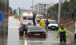 Adana’da Şiddetli Yağış Hayatı Felç Etti: 1.257 Su Baskını, 145 Kurtarma Operasyonu