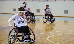 Felç kalan Zeynep, Adana’da basketbolla hayata tutundu