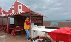 İskenderun Belediyesi’nin Ramazan çadırları fırtınaya dayanamadı