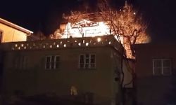 Kozan’da Gece Çıkan Yangında Ev Kullanılamaz Hale Geldi