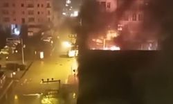 Görüntüler Videoda! Osmaniye’de Sabaha Karşı Korkutan Yangın: Alevler 7 Ocak İlkokulu’nu Sardı!