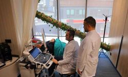 Tekerlekli sandalyeyle geldi, tedavi sonrası yürüyerek taburcu oldu