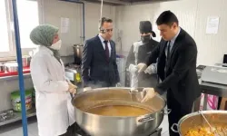 Toprakkale Kaymakamı Volkan Özer’den SYDV Aşevine Ziyaret