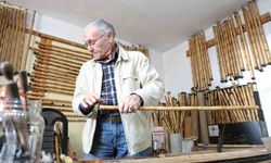 80 yaşında kamışı sanata dönüştürüyor