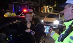Adana’da alkollü sürücüye ehliyet iptali: “Beni çekmeyin” dedi