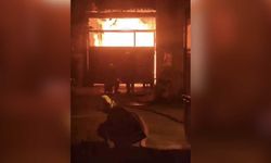 Adana’da mobilya atölyesinde yangın çıktı