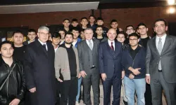 Bakan Osman Aşkın Bak, Osmaniye’de Lise Öğrencileriyle İftarda Buluştu