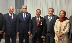 Bakan Osman Aşkın Bak’tan Depremde Ailesini Kaybeden Vatandaşa Taziye Ziyareti