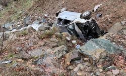 Bayram Namazına Giderken Facia: Araç Uçuruma Uçtu 1 Ölü, 2 Yaralı!