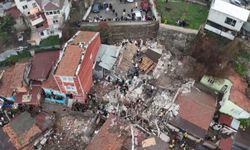 Fatih’te Gecekondu Çöktü: Enkaz Altında Kalanlar Var