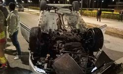 İskenderun’da motosiklete çarpan otomobil takla attı