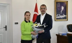 “Kitaplarla Büyüyorum” Projesi Kapsamında Öğrencilerden Kaymakam Dolu’ya Ziyaret