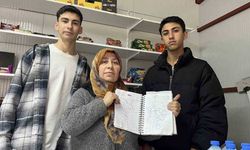 Liseliler harçlıklarıyla depremzedelerin borcunu kapattı