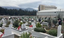 Osmaniye’de Bayramın İlk Günü: 6 Şubat Şehitliği’nde Hüzünlü Buluşma