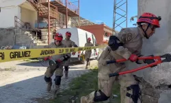 Osmaniye’de Jandarma Komandolara Enkaz Arama Kurtarma Eğitimi