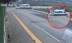 Osmaniye'de Minibüs ve Otomobil Çarpıştı