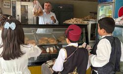 Osmaniye’de öğrenciler Ramazan manileriyle esnafı sevindirdi