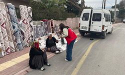 Osmaniye’de Pazarın Emekçi Kadınlarına Karanfilli Kutlama
