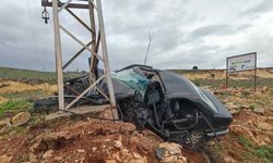 Reyhanlı’da direğe çarpan otomobilin sürücüsü hayatını kaybetti