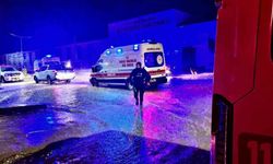 Selde mahsur kalan hamile kadına itfaiye yetişti