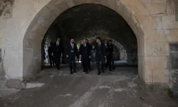 Vali Serdengeçti Toprakkale Kalesi’nde İncelemelerde Bulundu