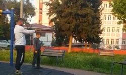Adana’da Parkta Tepki Çeken Görüntüler: Çocuğa Oyuncak Silahla Atış Talimi