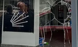 Ankara’da CHP Keçiören İlçe Başkanlığı Binasına Taşlı Saldırı!